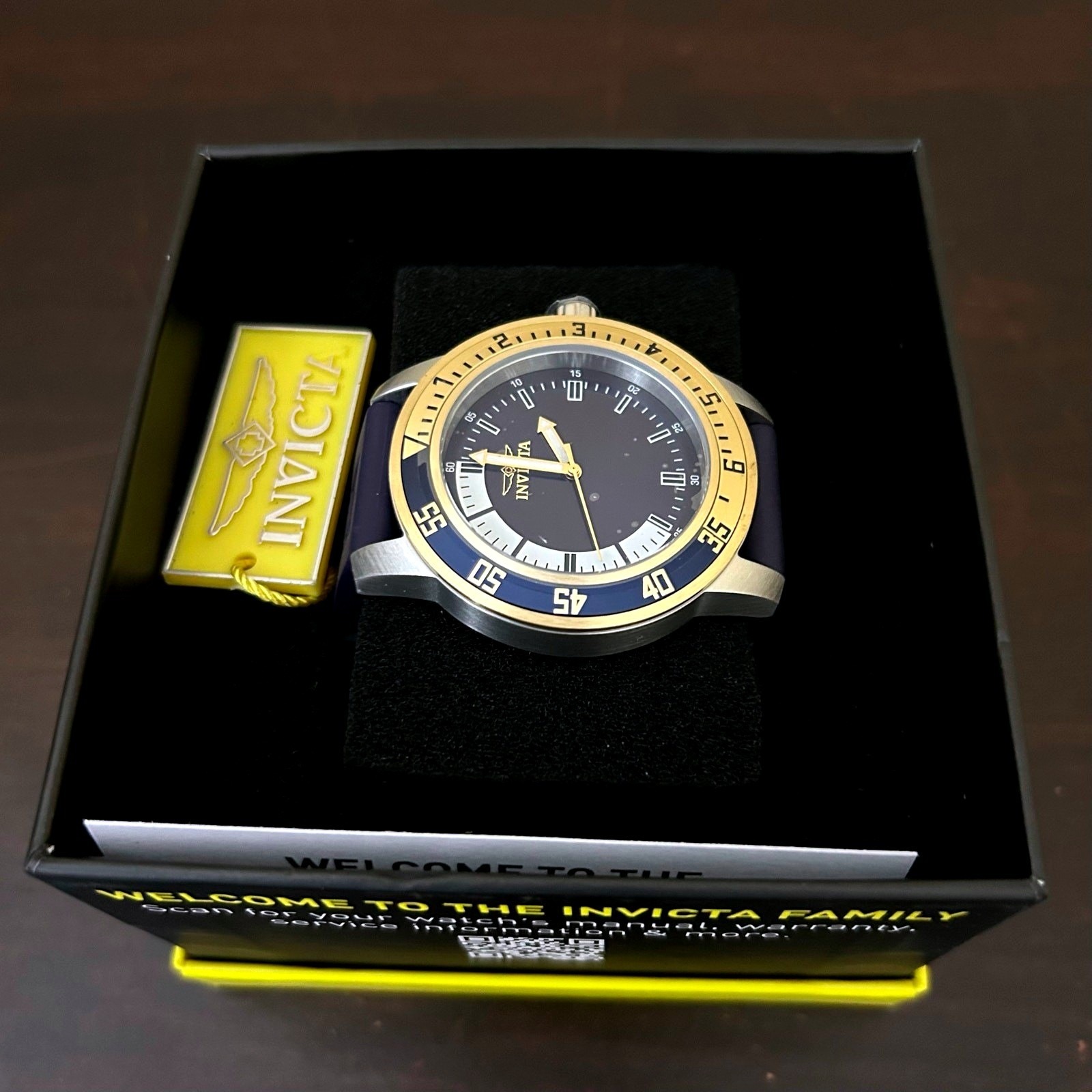 Invicta Mens Pro Diver Quartz Blue Dial Gold Bezel Silicone Strap Watch 37402